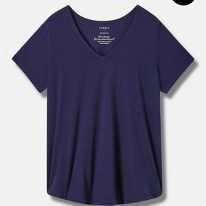 Torrid v-neck tee navy blue size 5x lightly worn like new